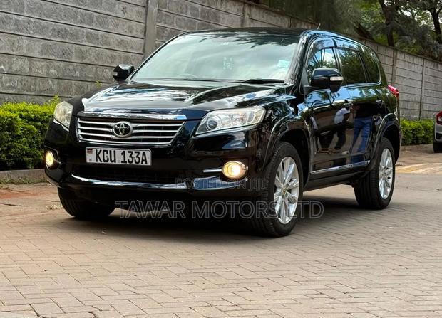 Toyota Vanguard 2012 Black