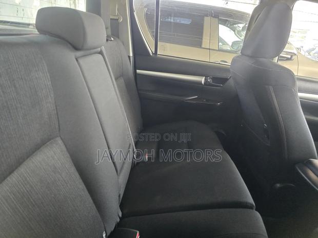 Toyota Hilux 2021 Gold
