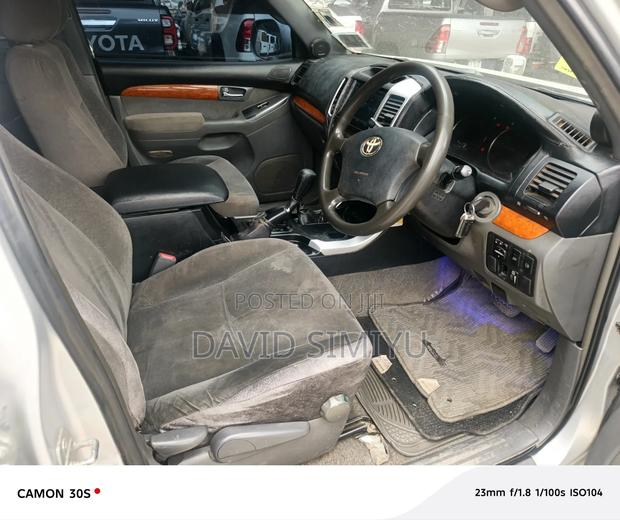 Toyota Land Cruiser Prado 2005 Silver