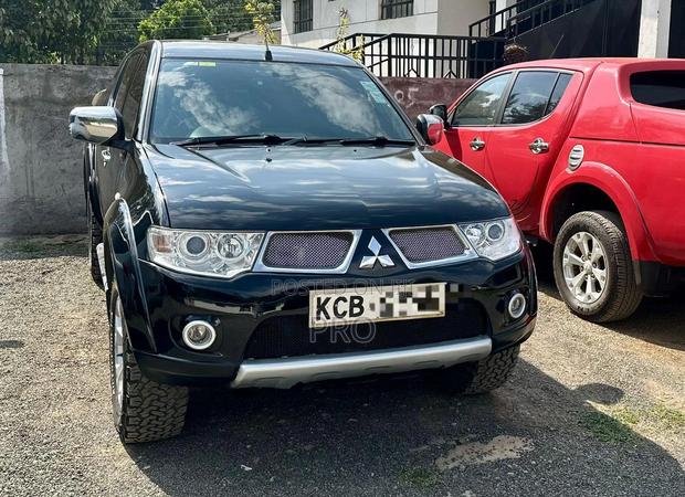 Mitsubishi L200 2011 Black
