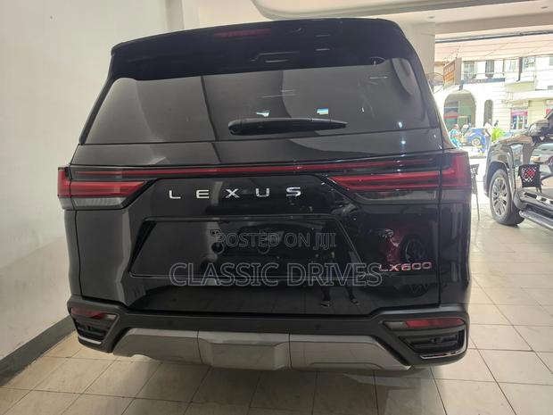 Lexus NX 2022 Black
