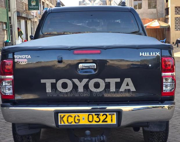 Toyota Hilux 2009 Black
