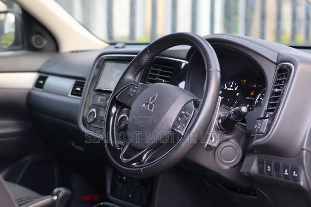 Mitsubishi Outlander 2.0 PHEV AWD 2018 White