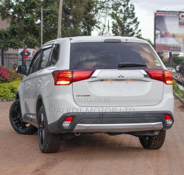 Mitsubishi Outlander 2.0 PHEV AWD 2018 White