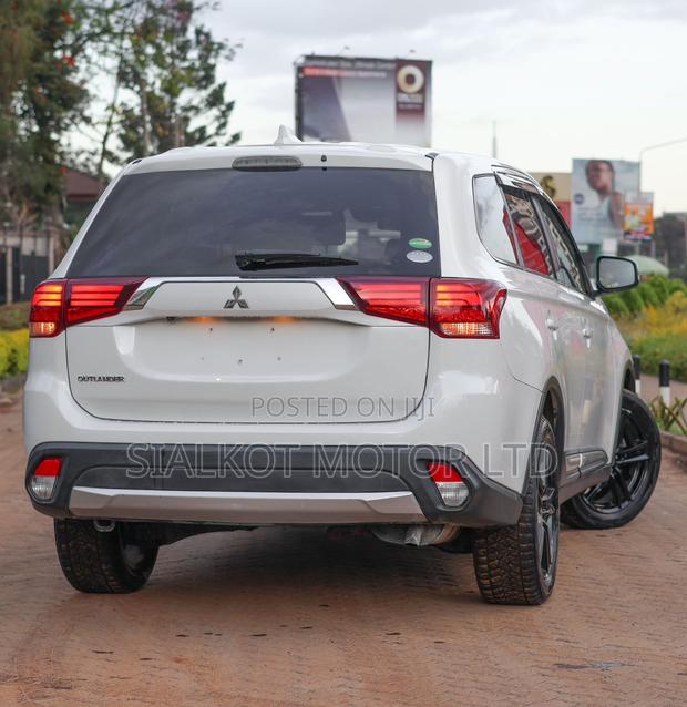 Mitsubishi Outlander 2.0 PHEV AWD 2018 White