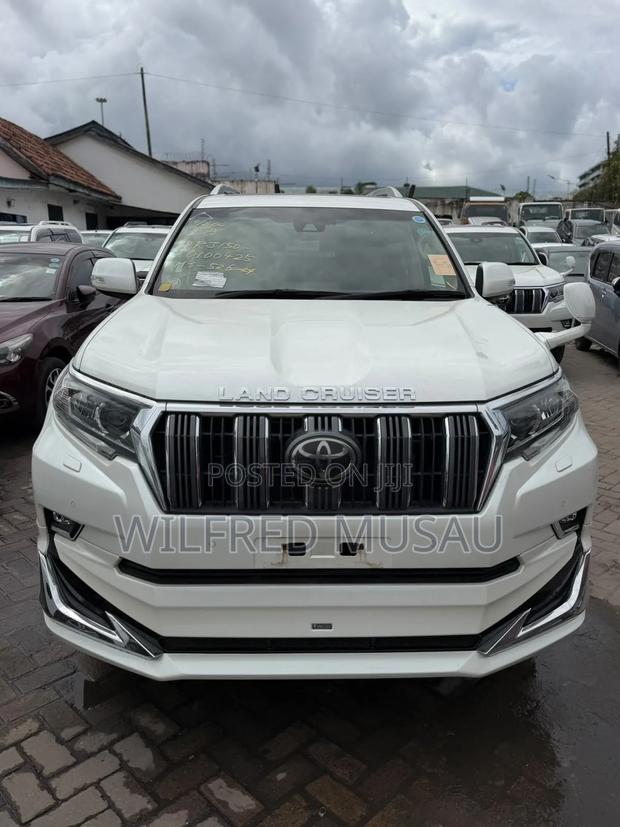Toyota Land Cruiser Prado 2021 White