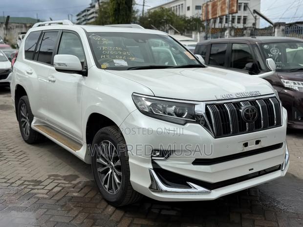 Toyota Land Cruiser Prado 2021 White