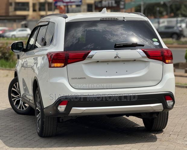 Mitsubishi Outlander 2.0 PHEV AWD 2018 White