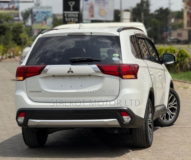 Mitsubishi Outlander 2.0 PHEV AWD 2018 White