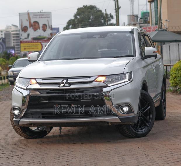 Mitsubishi Outlander 2018 White