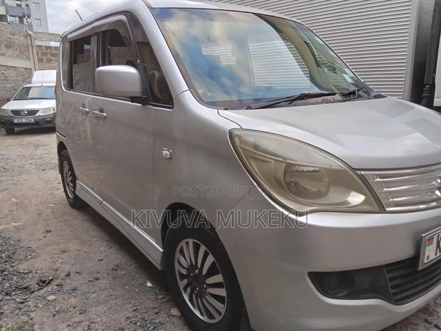 Mitsubishi SpaceWagon 2012 Silver