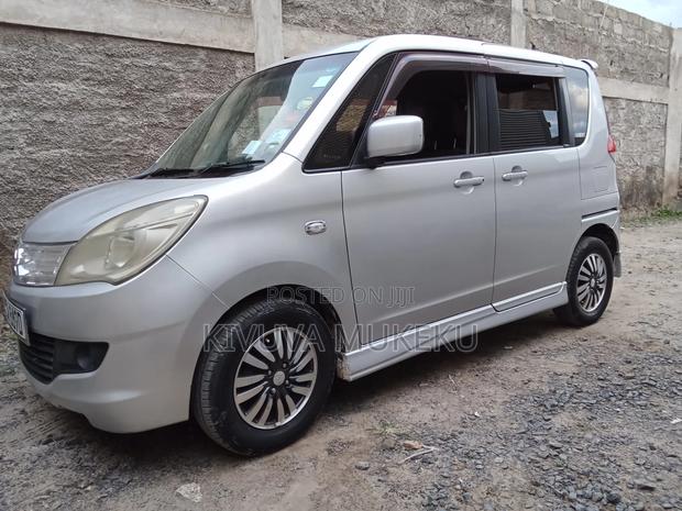 Mitsubishi SpaceWagon 2012 Silver