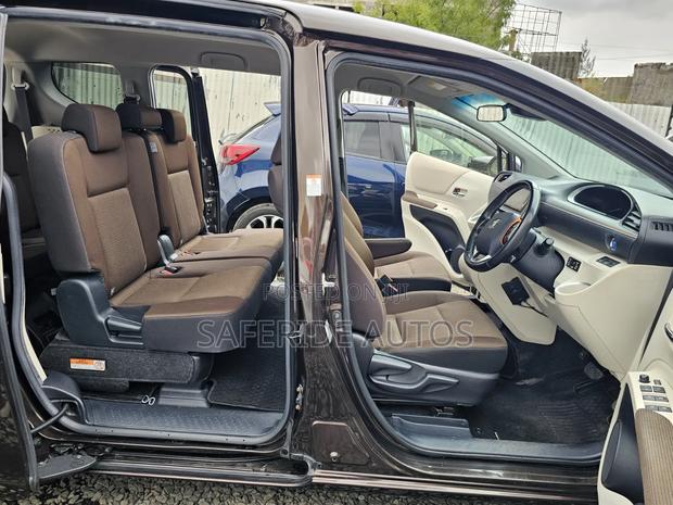 Toyota Sienta 2019 Brown