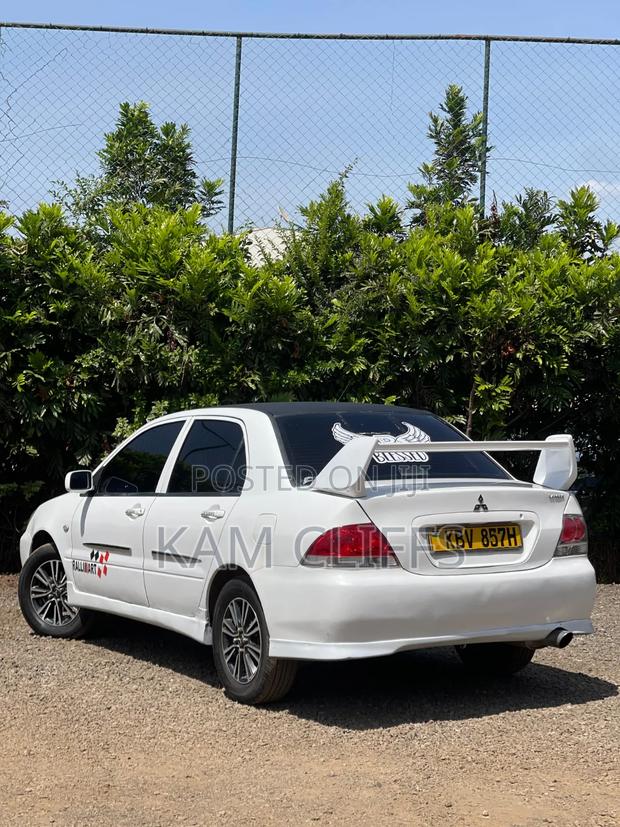 Mitsubishi Galant 2005 White