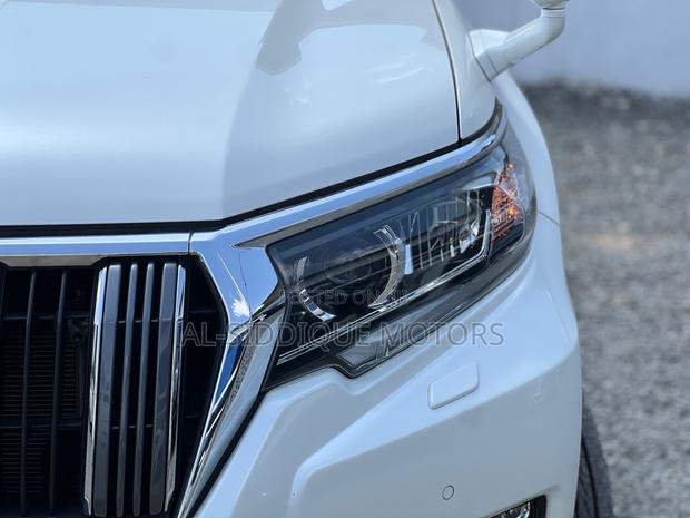 Toyota Land Cruiser Prado 2.7 2019 Pearl