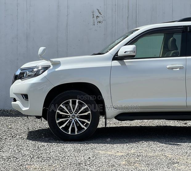 Toyota Land Cruiser Prado 2.7 2019 Pearl