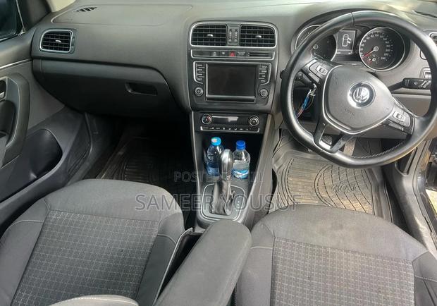 Volkswagen Polo 2015 Black
