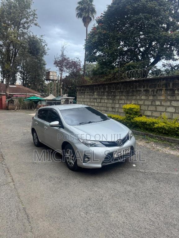 Toyota Auris 2013 Silver
