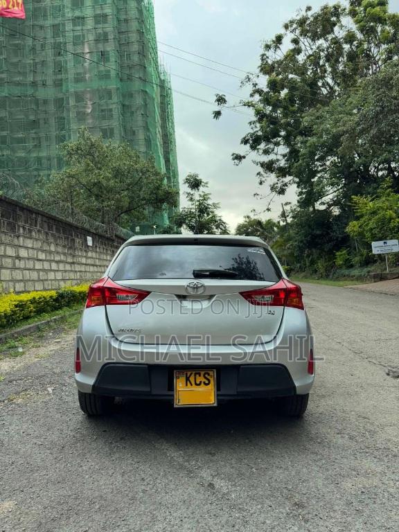 Toyota Auris 2013 Silver