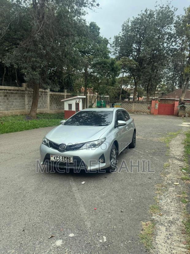 Toyota Auris 2013 Silver