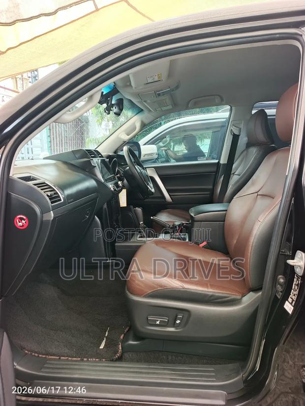 Toyota Land Cruiser Prado 2016 Black