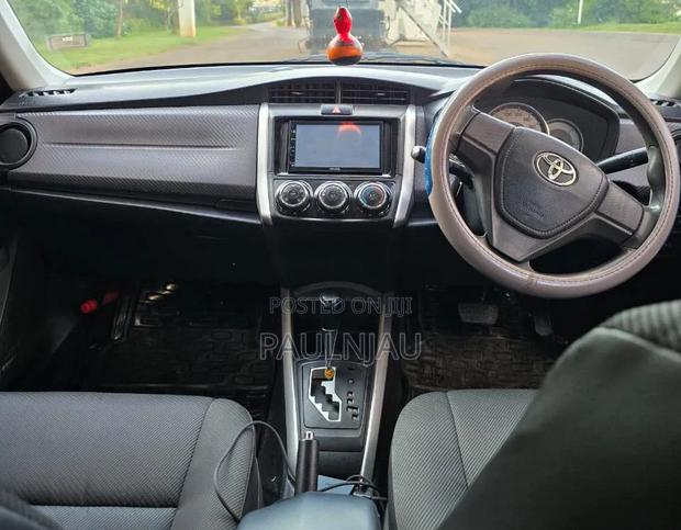 Toyota Corolla Fielder 2012