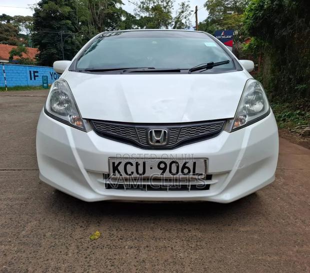 Honda Fit 2012 Off white