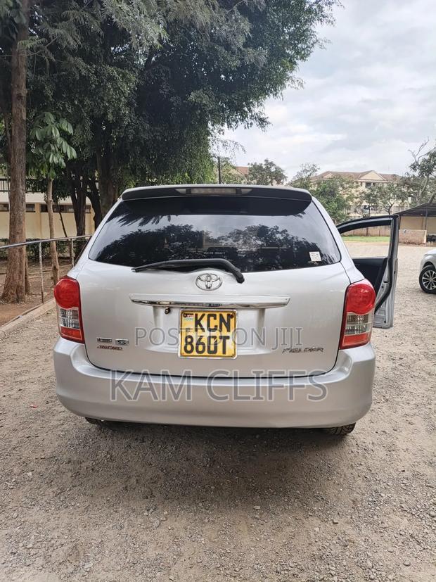 Toyota Corolla Fielder 2010 Silver