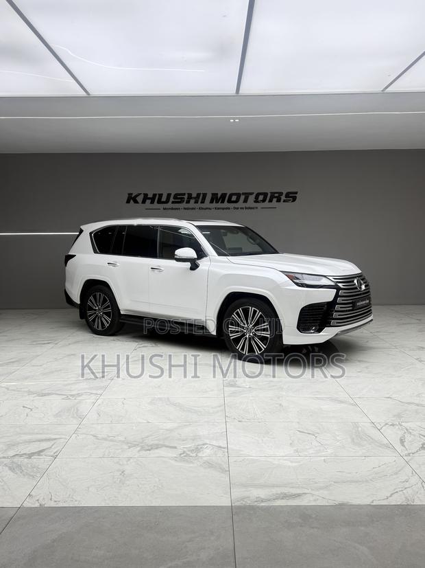 Lexus LX 500d 2022 White