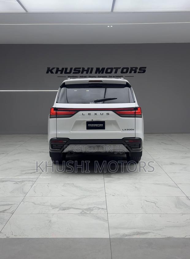 Lexus LX 500d 2022 White