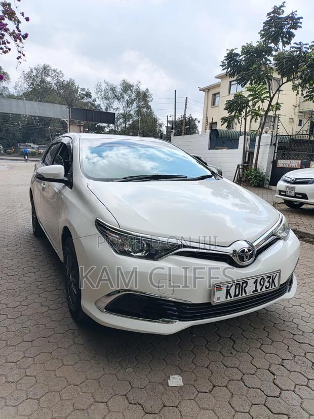 Toyota Auris 2016 White