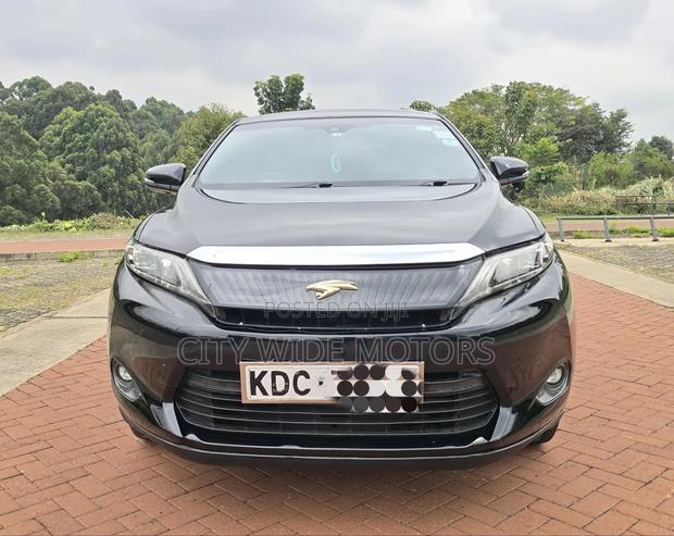 Toyota Harrier 2.0 2014 Black