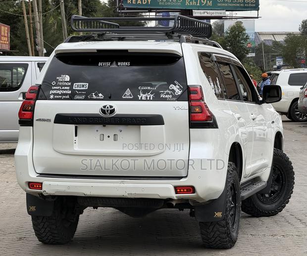 Toyota Land Cruiser Prado 2.7 2019 White