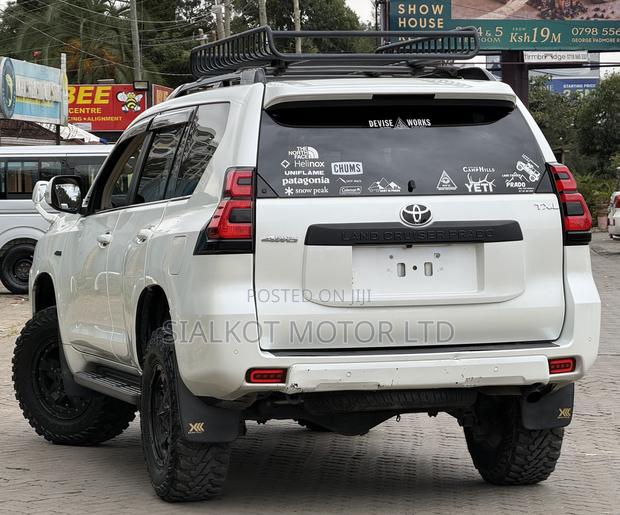Toyota Land Cruiser Prado 2.7 2019 White
