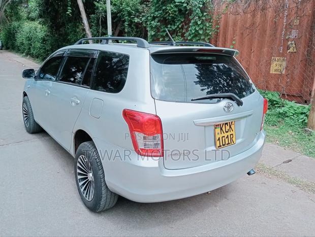 Toyota Corolla Fielder 2010 Silver