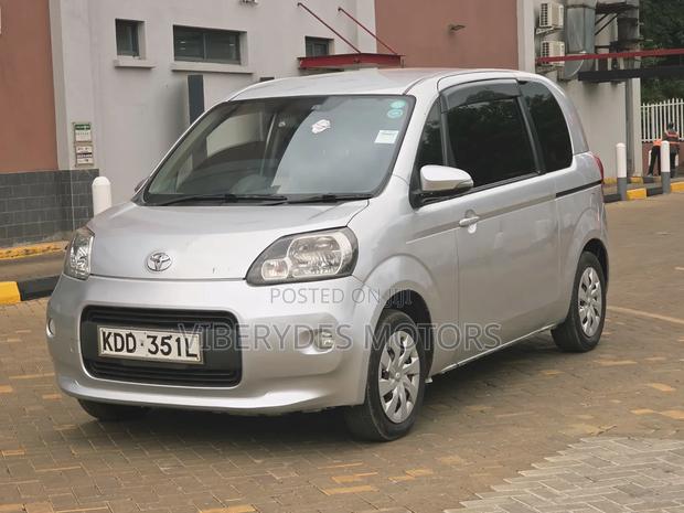Toyota Porte 2014
