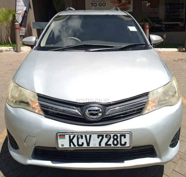 Toyota Corolla Fielder 2013 Silver