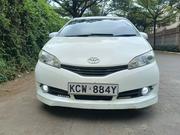 Toyota Wish 2013 White for sale