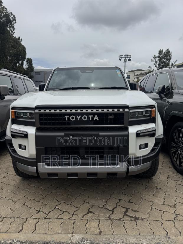 Toyota Land Cruiser Prado 2.8 2024 White