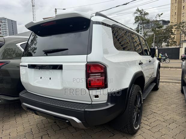 Toyota Land Cruiser Prado 2.8 2024 White
