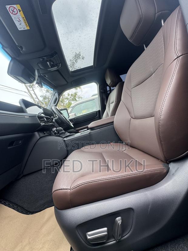 Toyota Land Cruiser Prado 2.8 2024 White