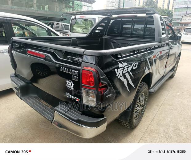Toyota Hilux 2019 Black