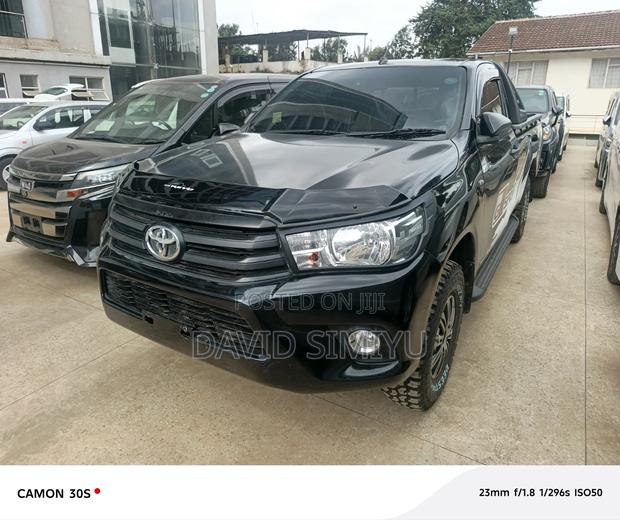 Toyota Hilux 2019 Black