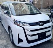 Toyota Noah 2022 White for sale