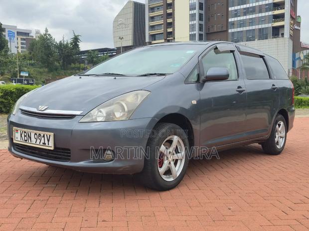 Toyota Wish 2004 Gray