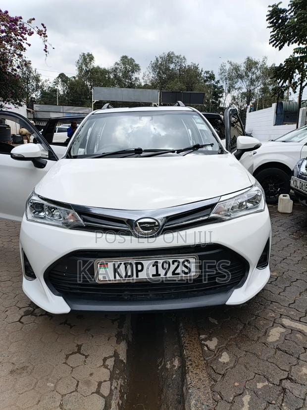 Toyota Corolla Fielder 2018 White
