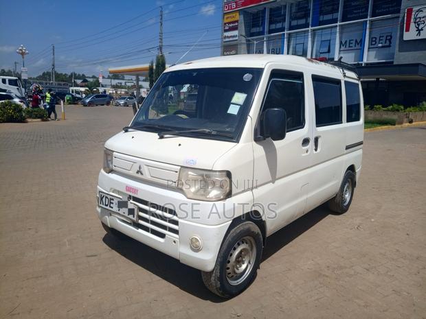 Mitsubishi Minicab Truck 2014 White
