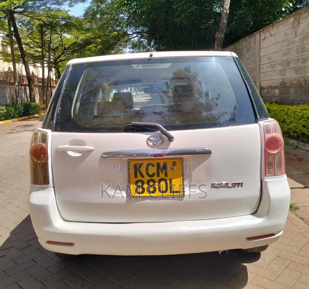 Toyota Raum 2010 White