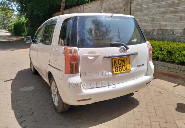 Toyota Raum 2010 White