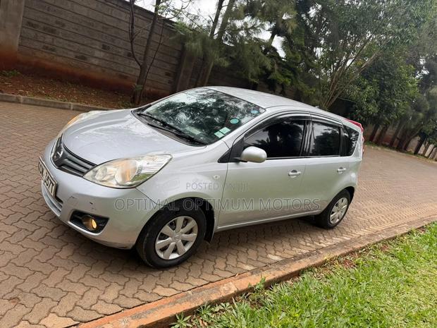 Nissan Note 2012 Silver